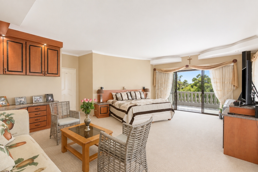 6 Bedroom Property for Sale in Sunset Beach Western Cape